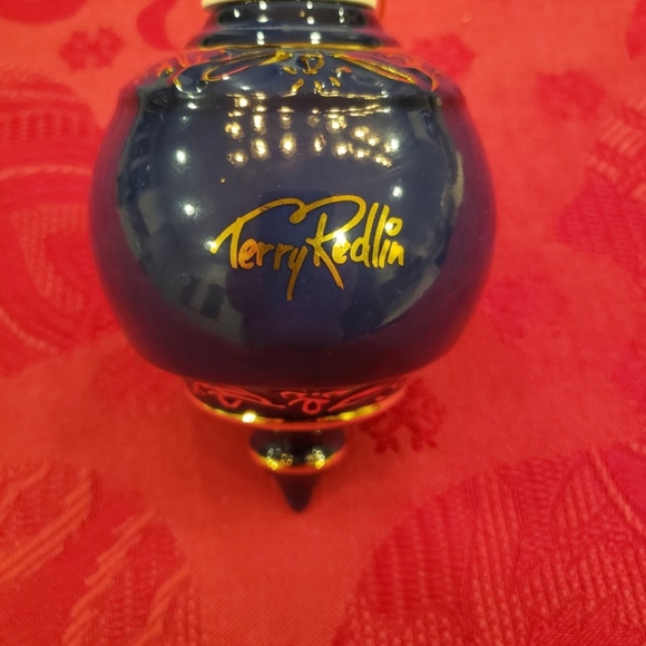 Autographed Terry Redland Christmas Ornament  Hallmark - Picture 4 of 4